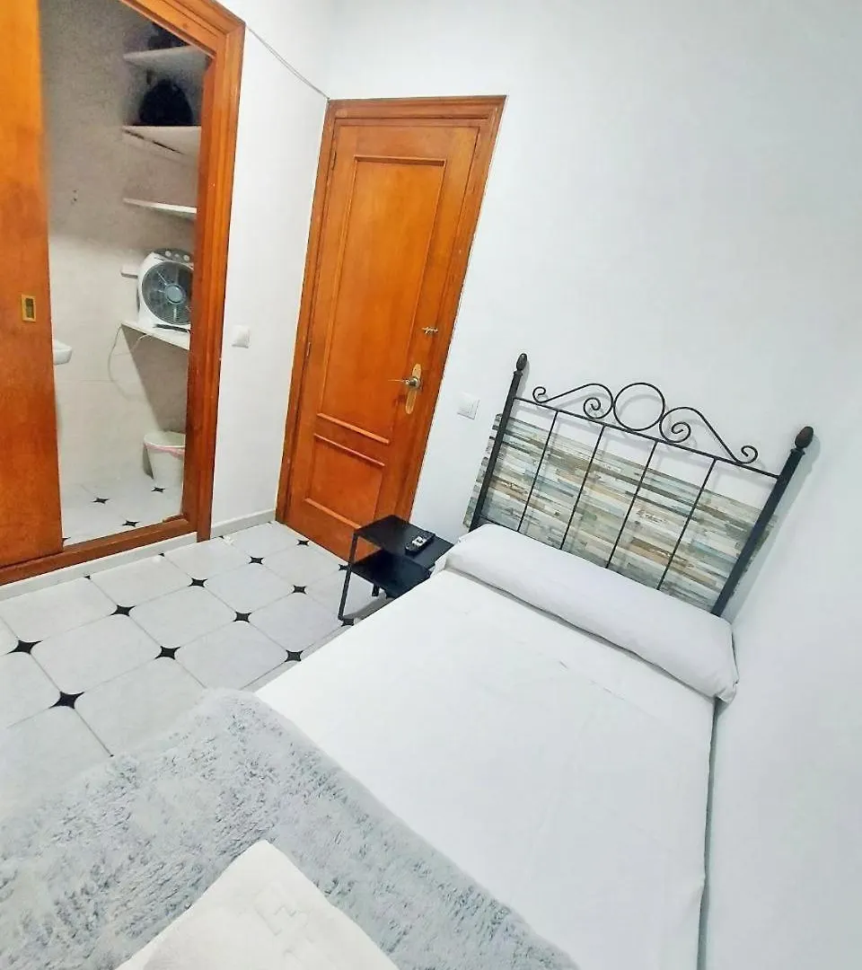 מאלגה Guests House River 0*,